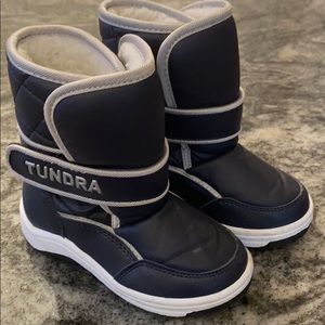 Boys Winter Snow Boots- size 8- like new!
